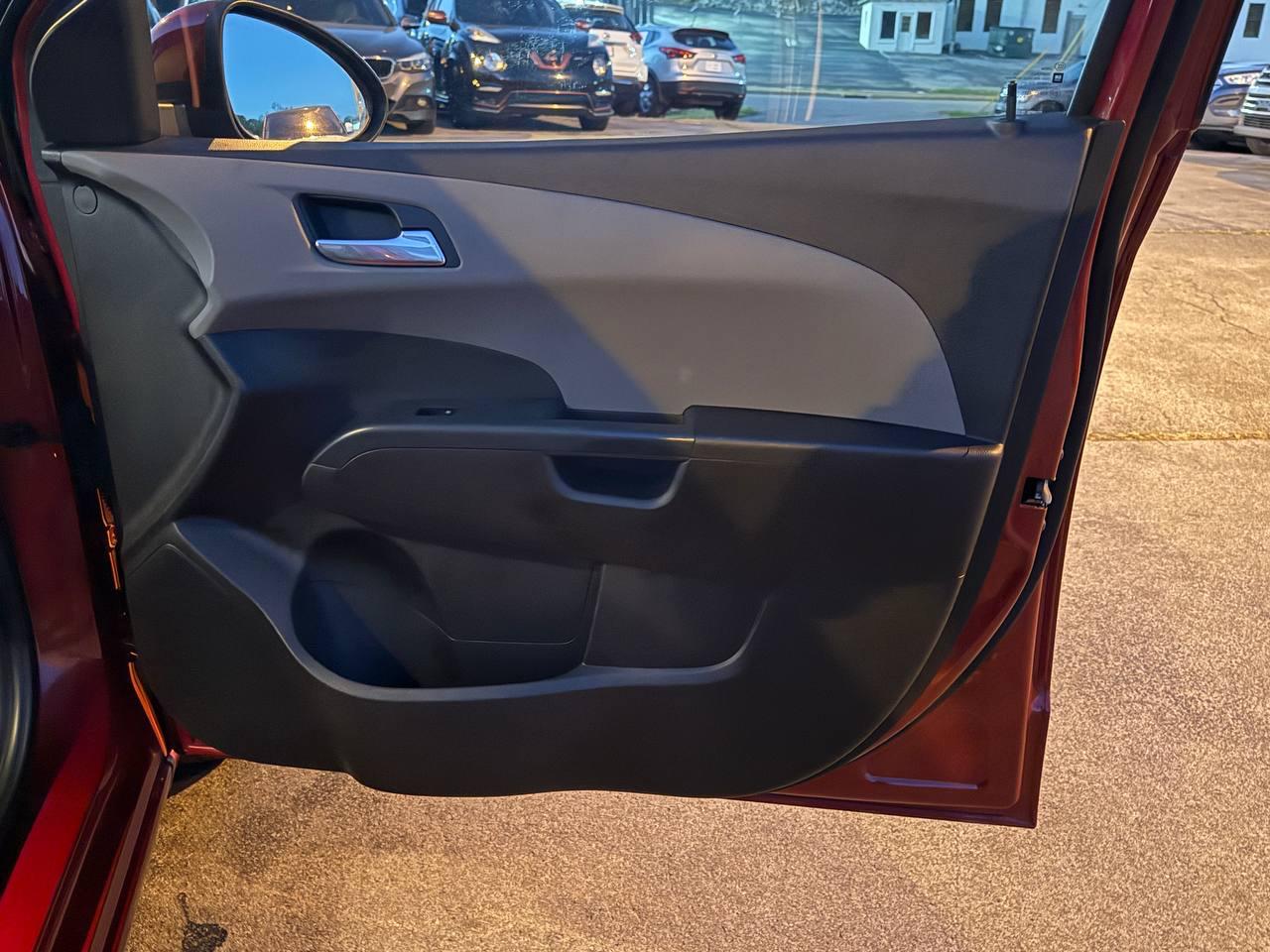 Chevrolet Sonic 2LT Sedan 2012
