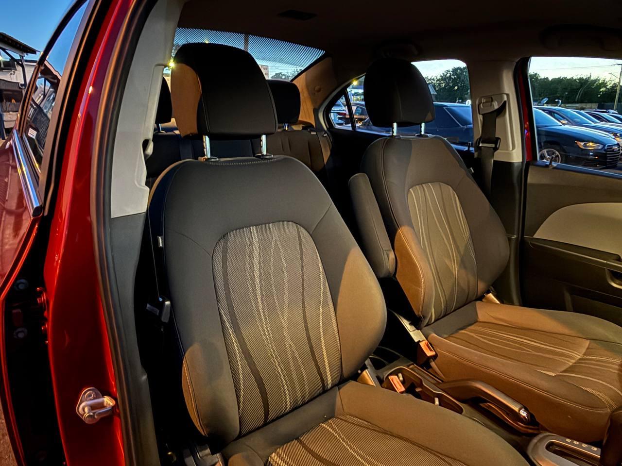 Chevrolet Sonic 2LT Sedan 2012