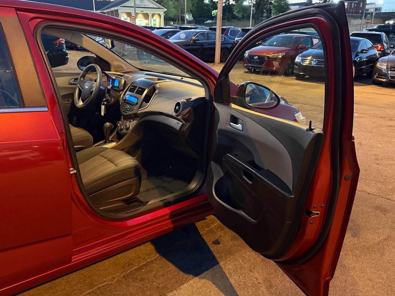 Chevrolet Sonic 2LT Sedan 2012