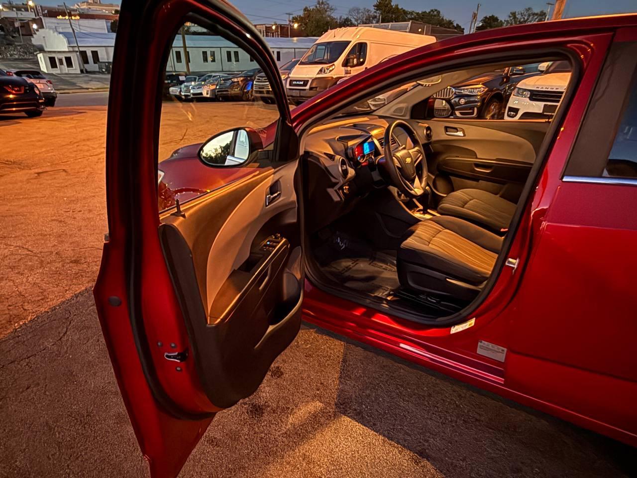Chevrolet Sonic 2LT Sedan 2012