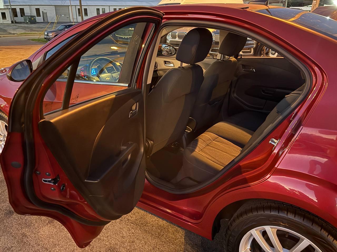 Chevrolet Sonic 2LT Sedan 2012