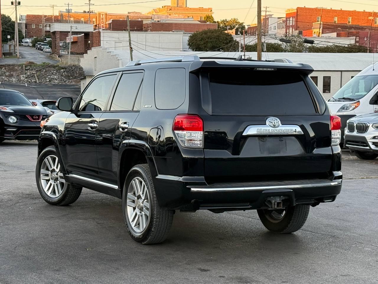Toyota 4Runner Limited 4WD V6 2012