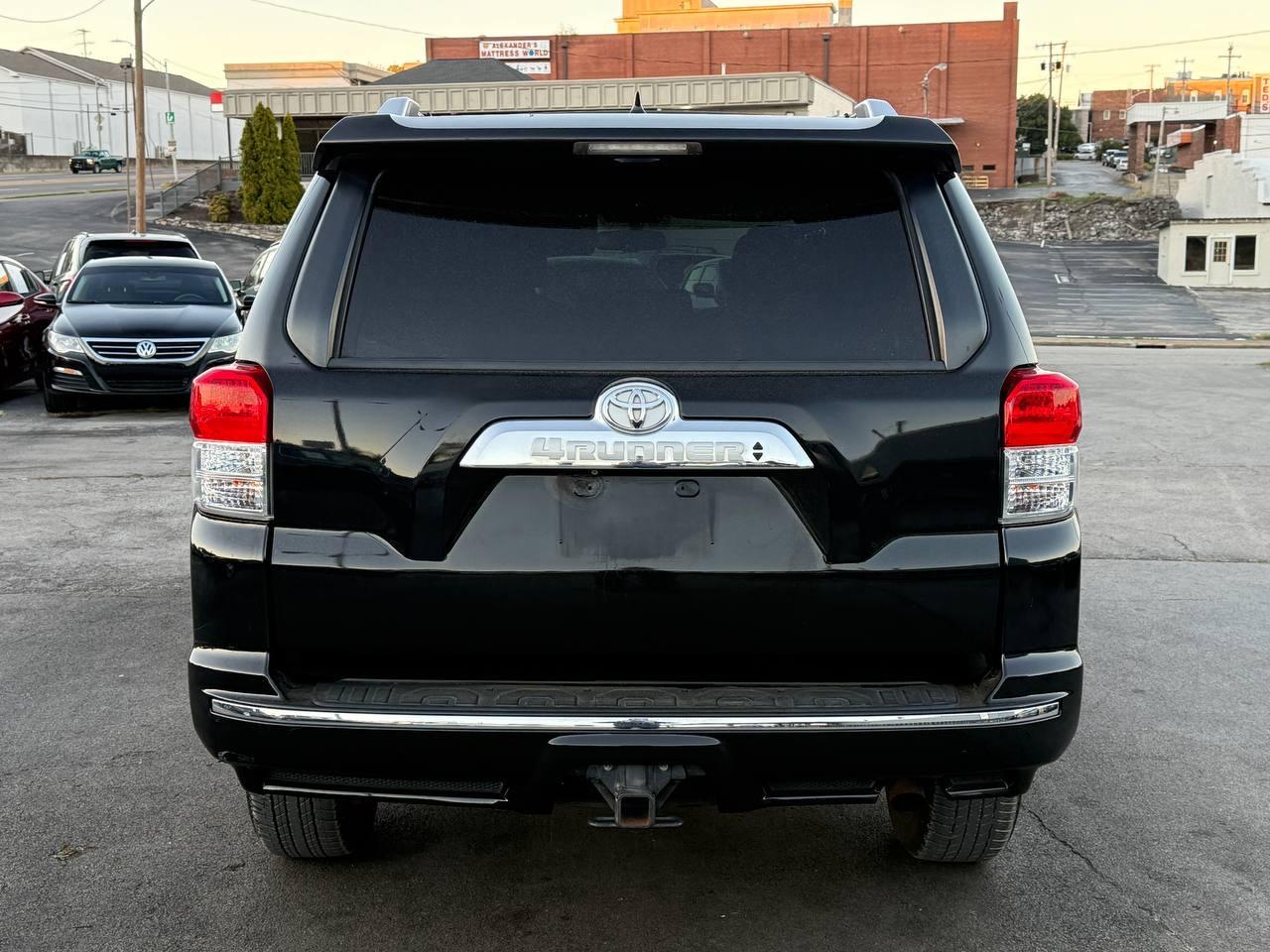 Toyota 4Runner Limited 4WD V6 2012