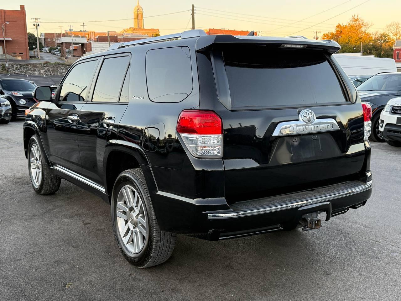 Toyota 4Runner Limited 4WD V6 2012