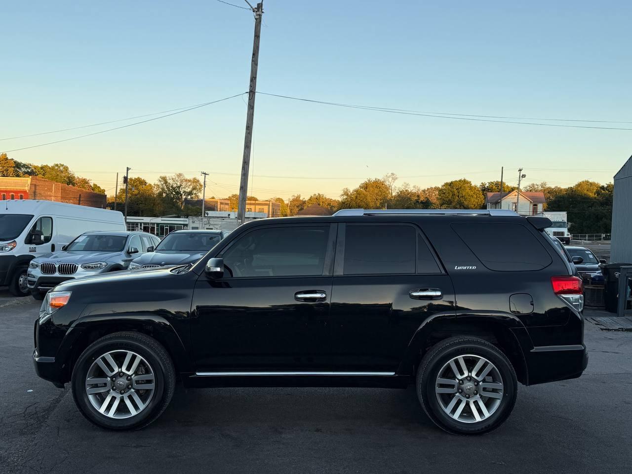 Toyota 4Runner Limited 4WD V6 2012