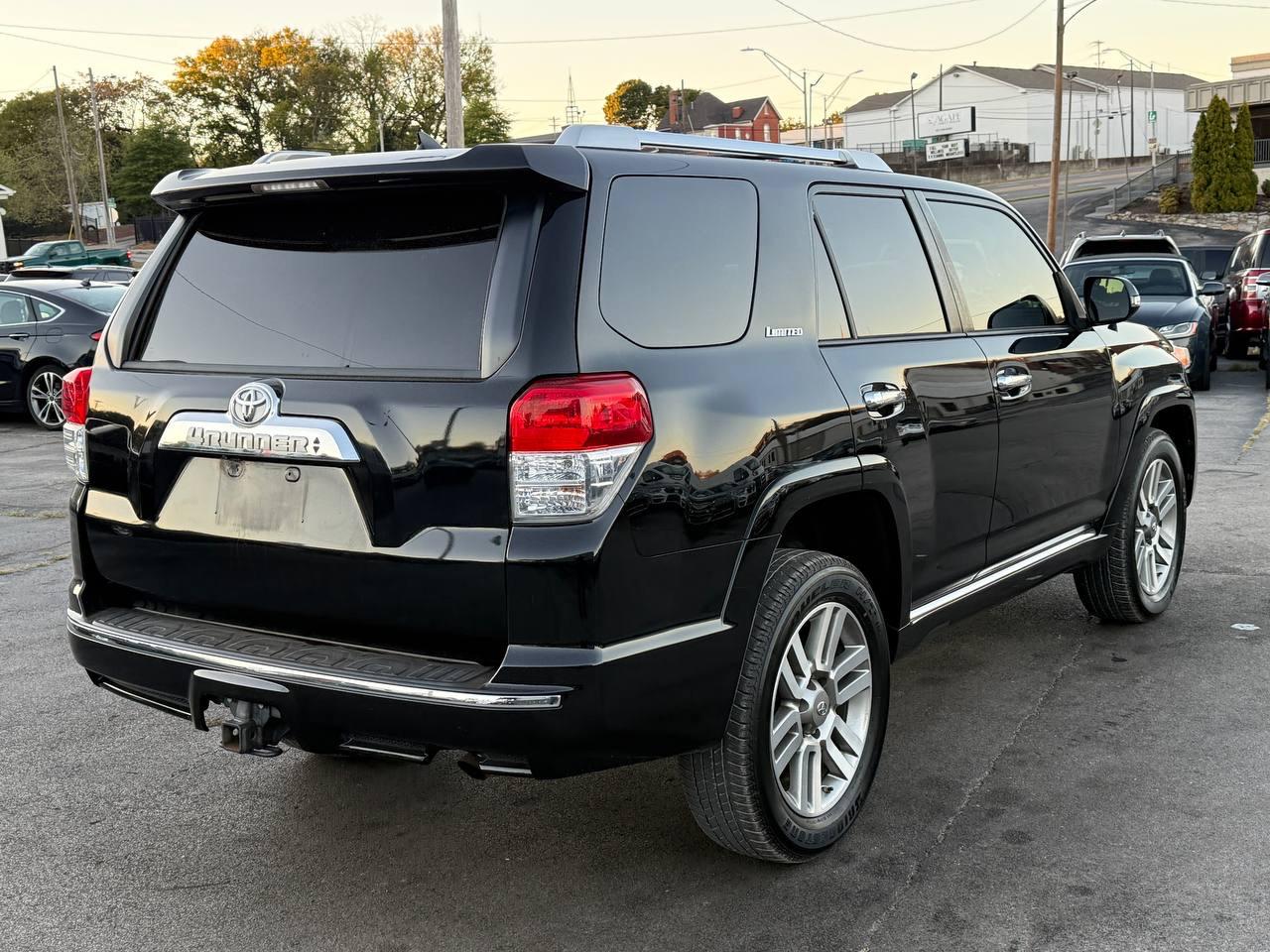 Toyota 4Runner Limited 4WD V6 2012
