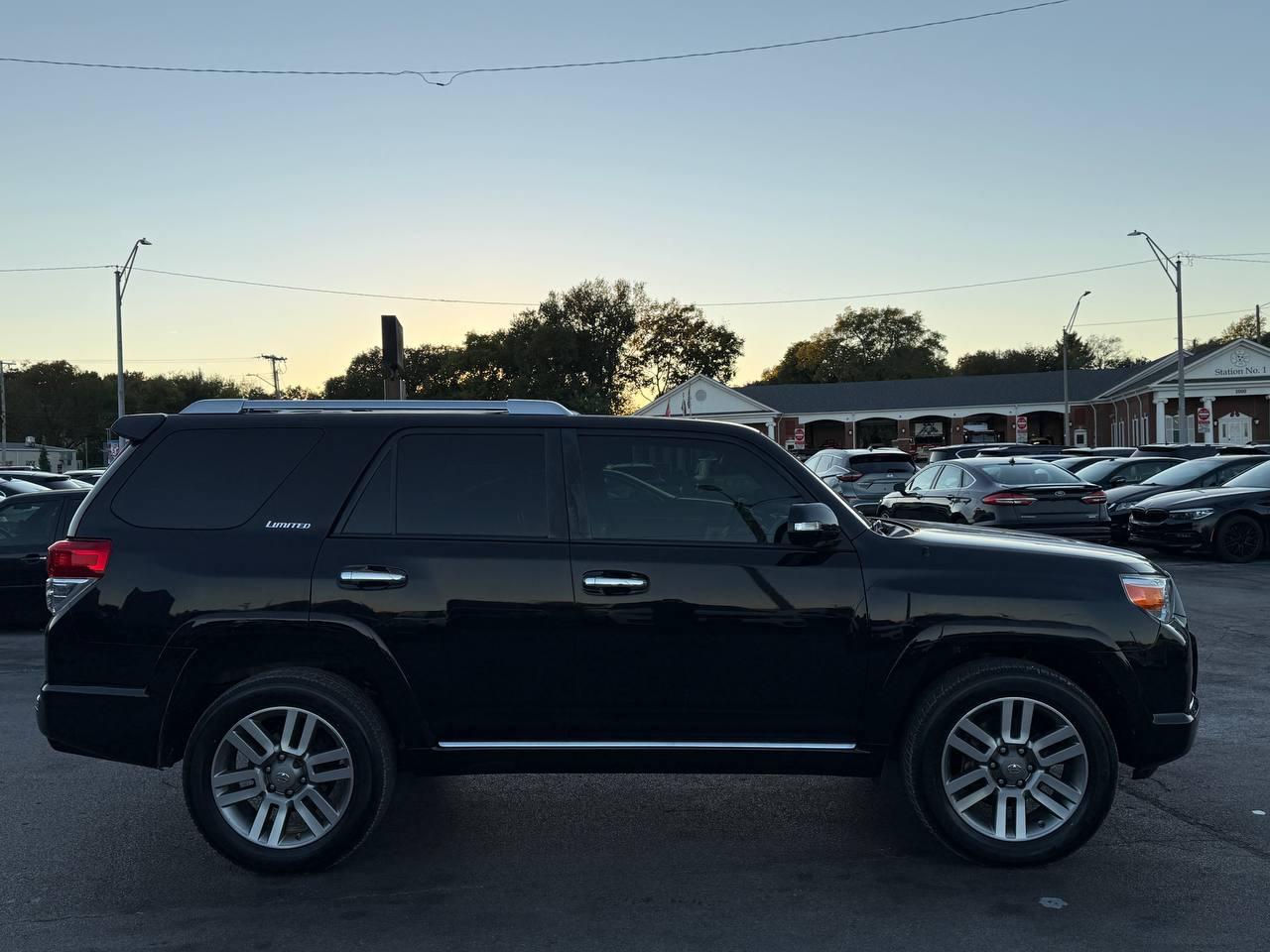 Toyota 4Runner Limited 4WD V6 2012