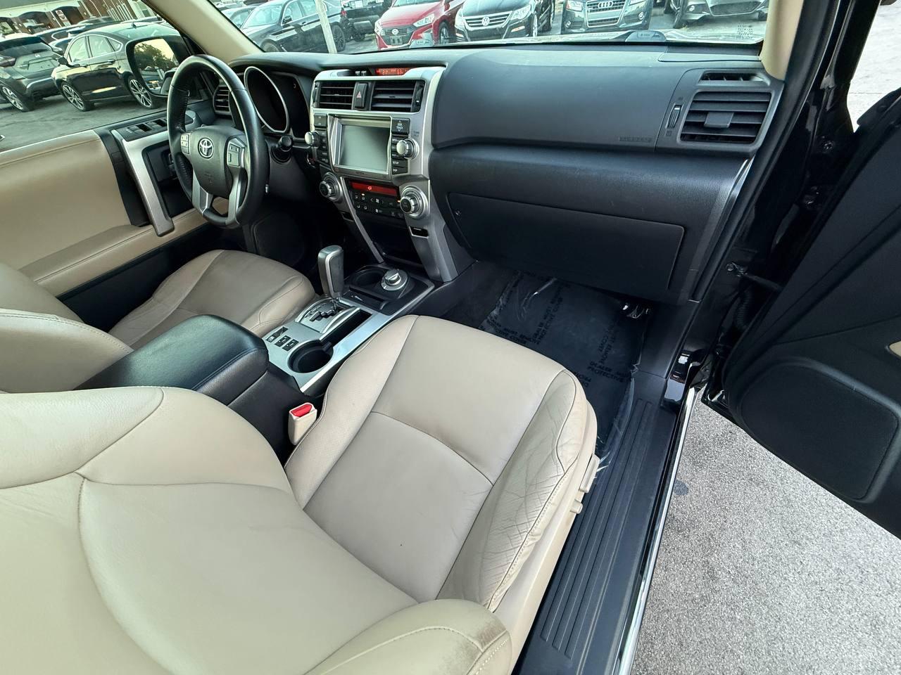 Toyota 4Runner Limited 4WD V6 2012