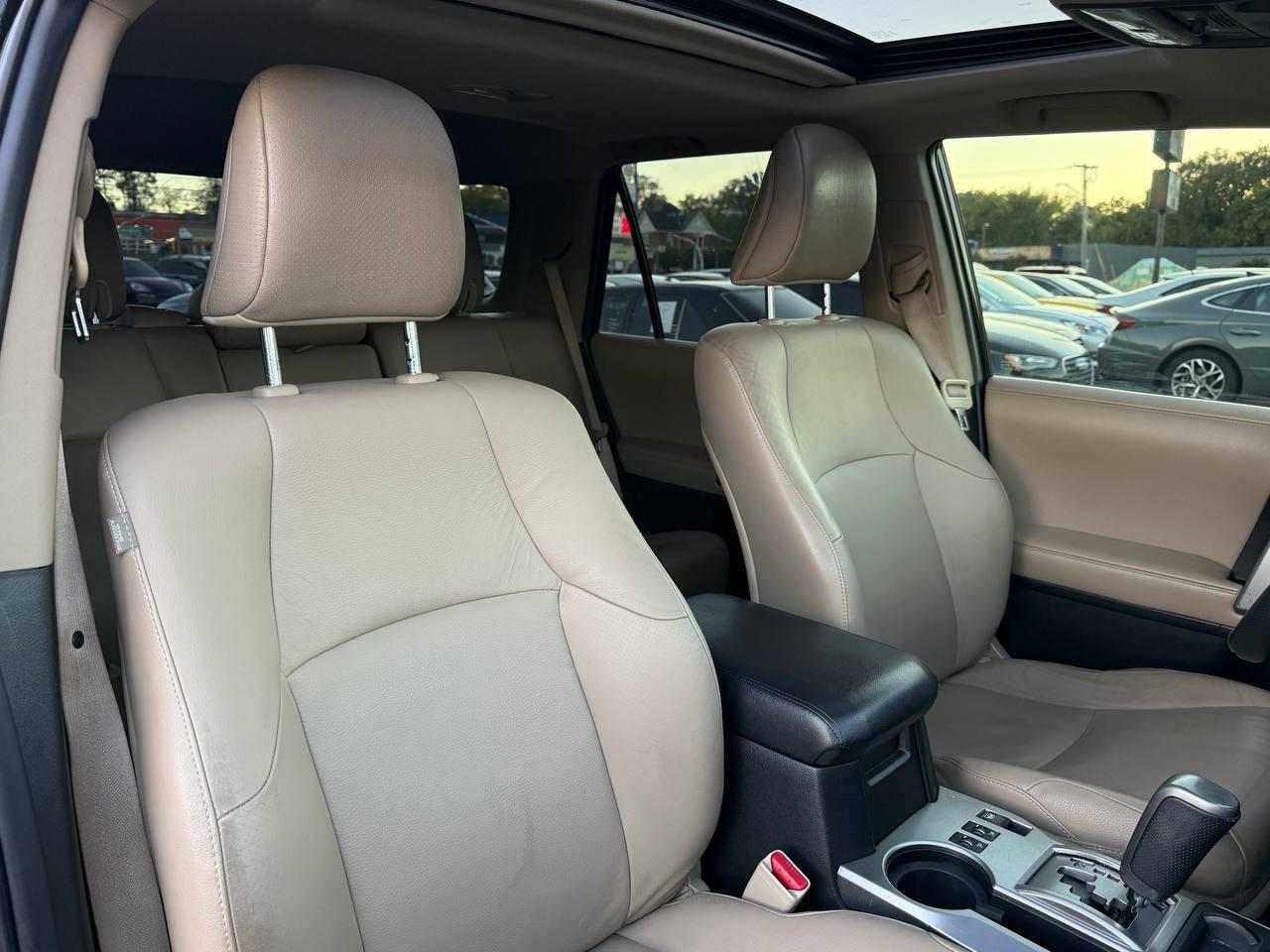 Toyota 4Runner Limited 4WD V6 2012