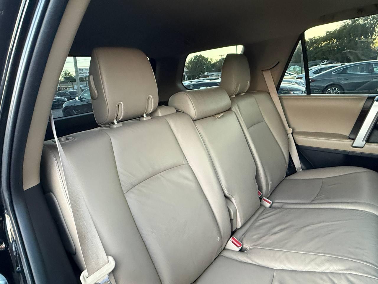 Toyota 4Runner Limited 4WD V6 2012