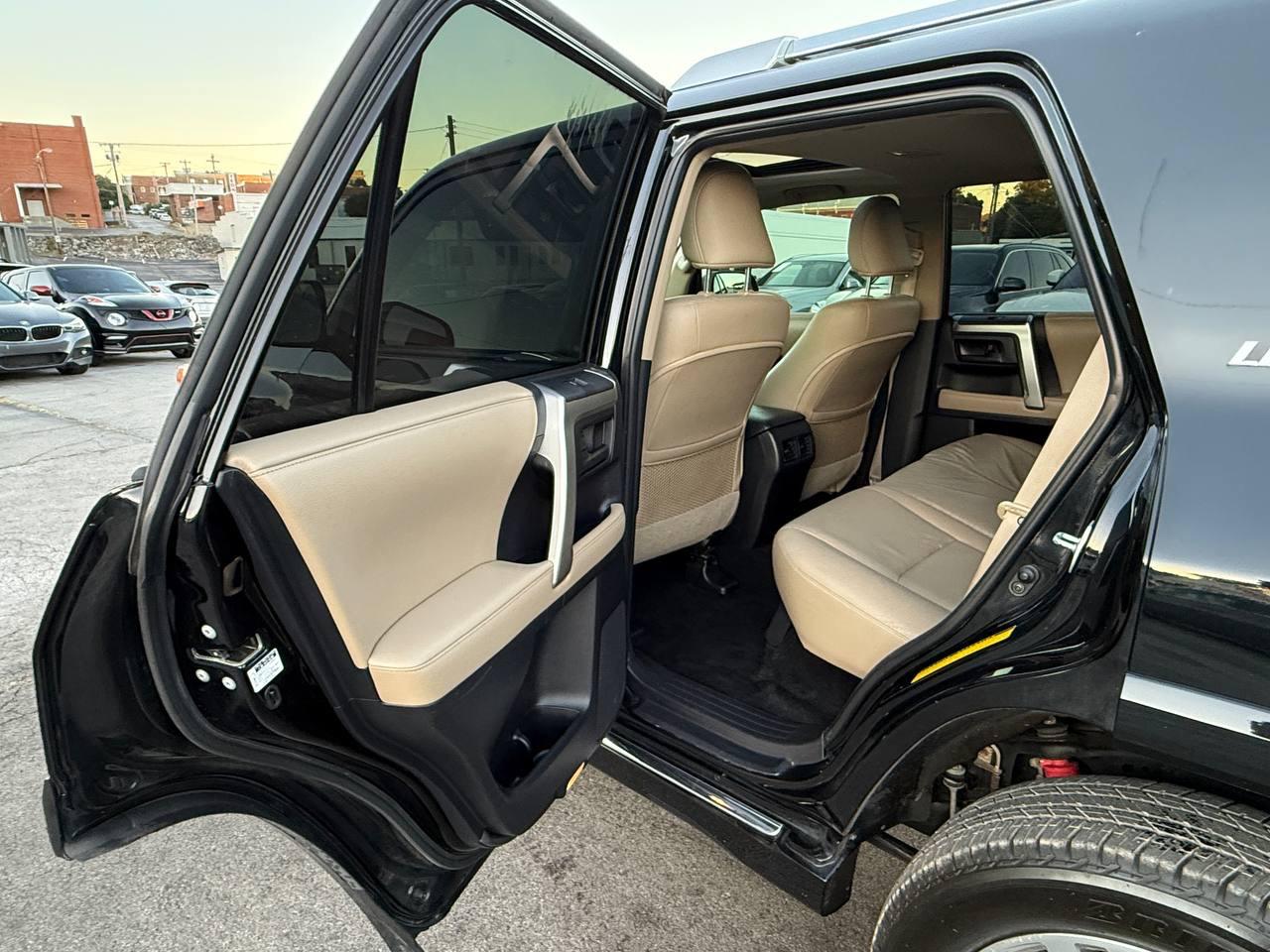 Toyota 4Runner Limited 4WD V6 2012