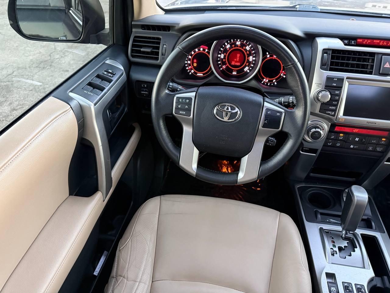 Toyota 4Runner Limited 4WD V6 2012