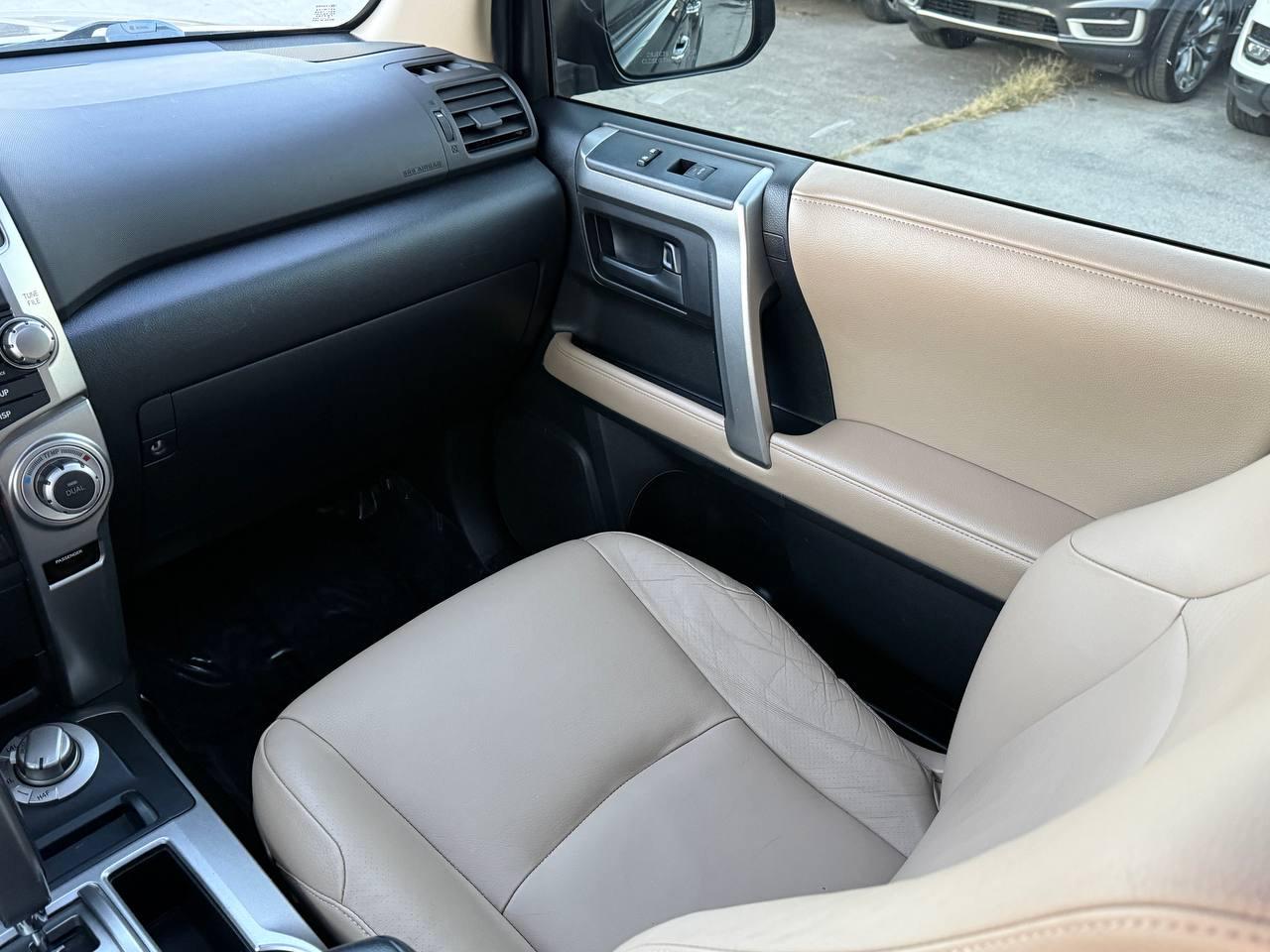 Toyota 4Runner Limited 4WD V6 2012