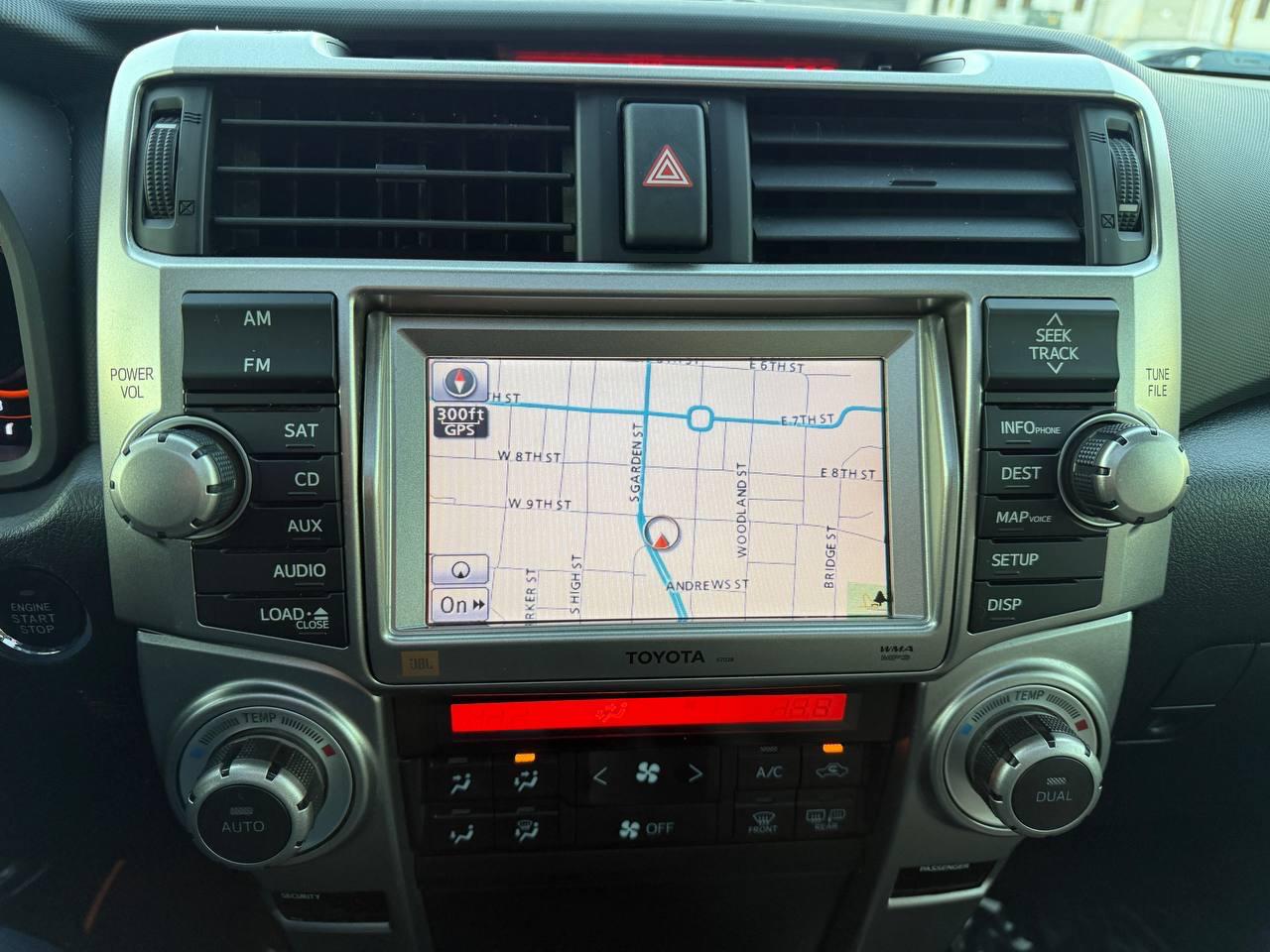 Toyota 4Runner Limited 4WD V6 2012