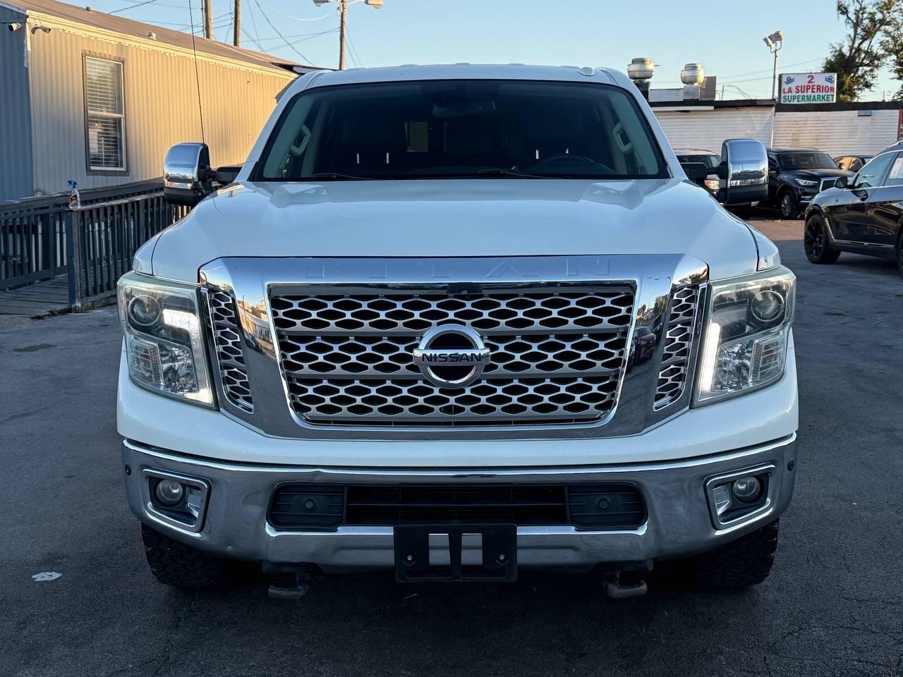 Nissan Titan XD SL 4WD Diesel 2016