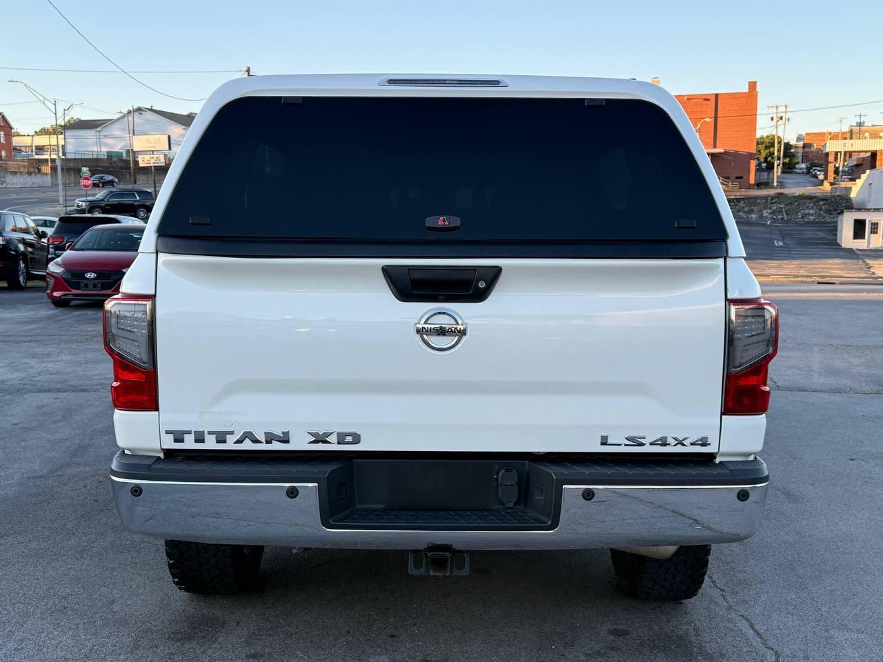 Nissan Titan XD SL 4WD Diesel 2016