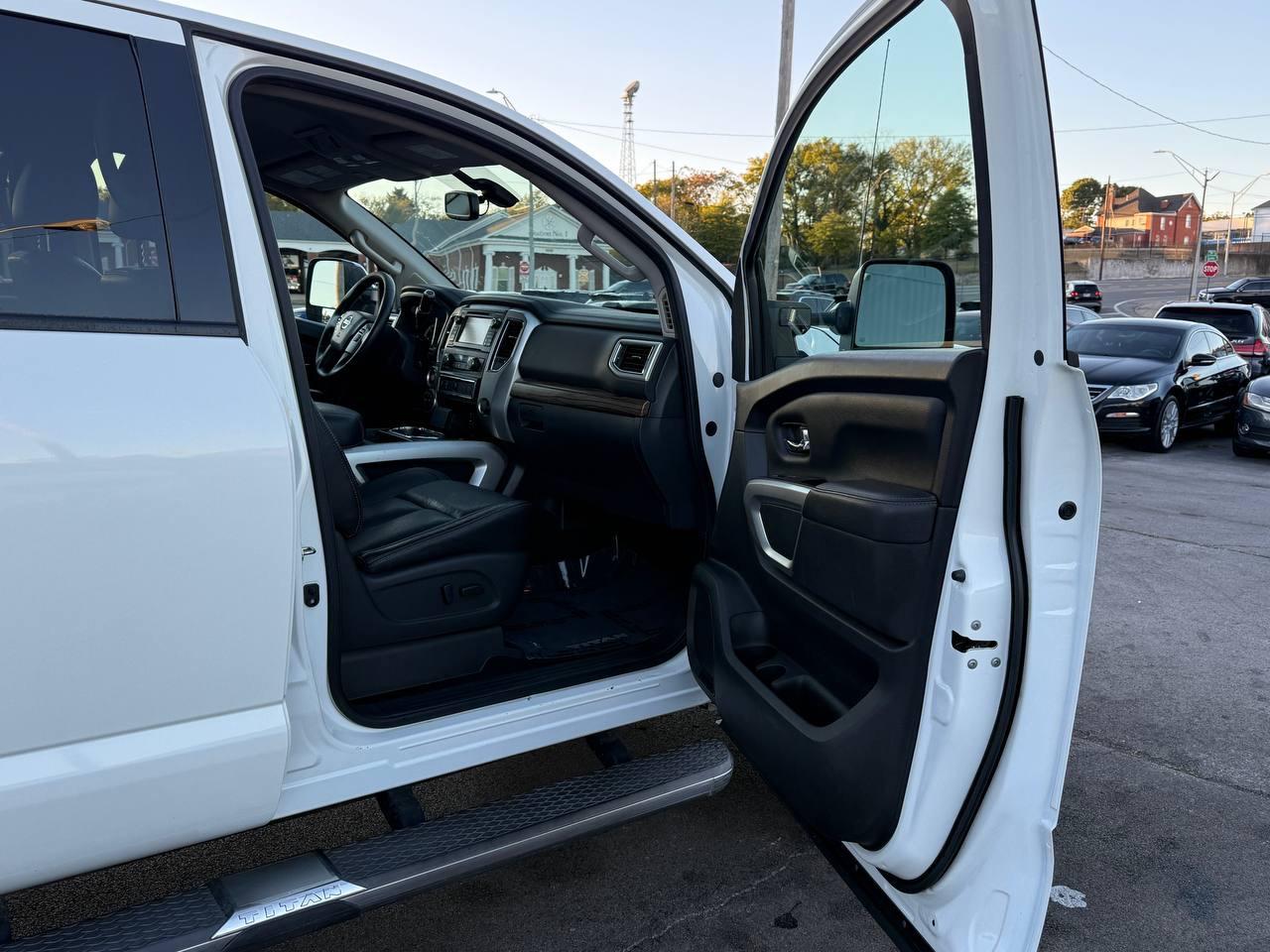Nissan Titan XD SL 4WD Diesel 2016