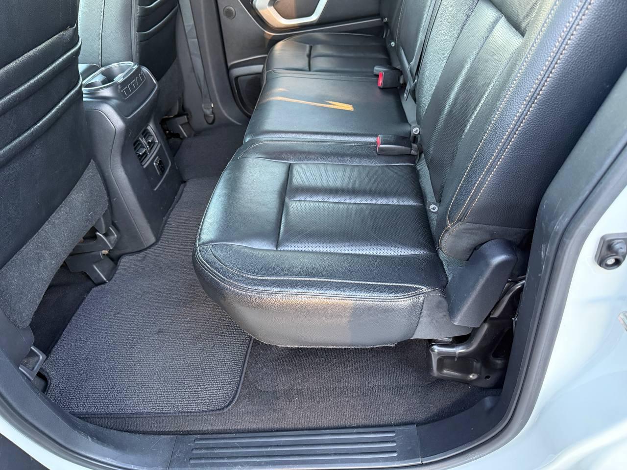 Nissan Titan XD SL 4WD Diesel 2016