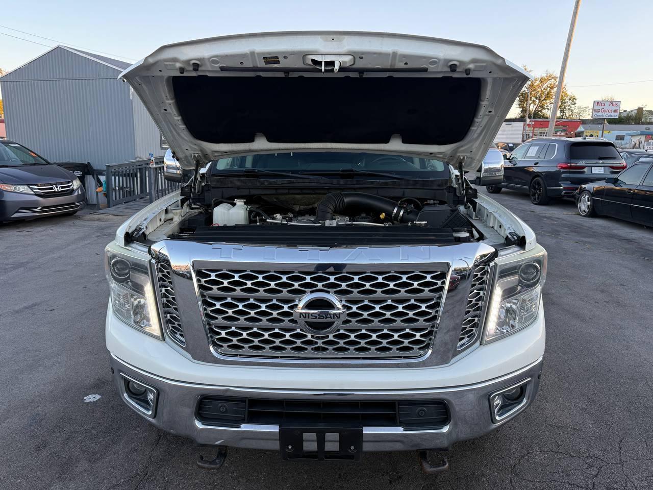 Nissan Titan XD SL 4WD Diesel 2016