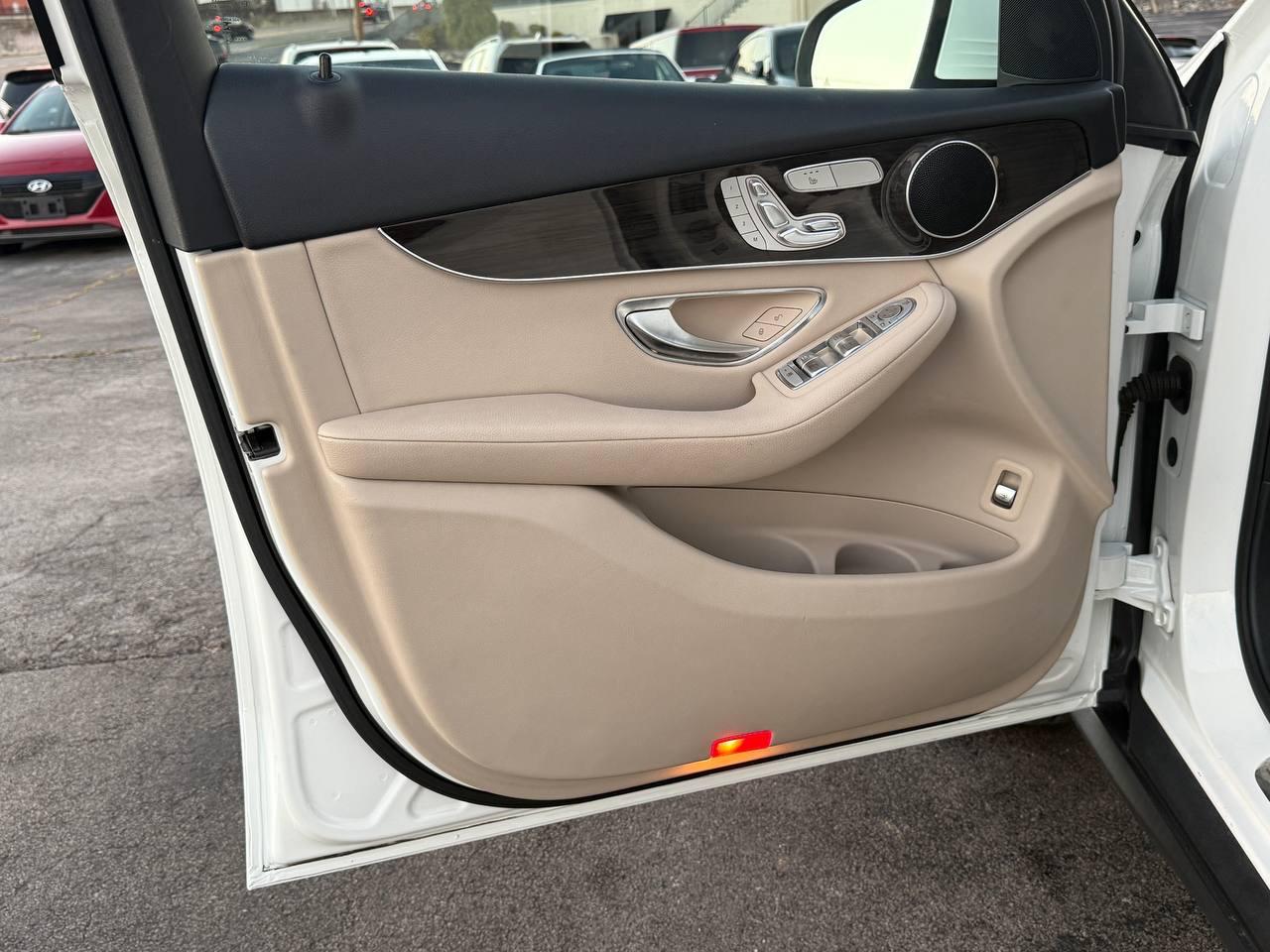 Mercedes-Benz GLC-Class GLC300 2016