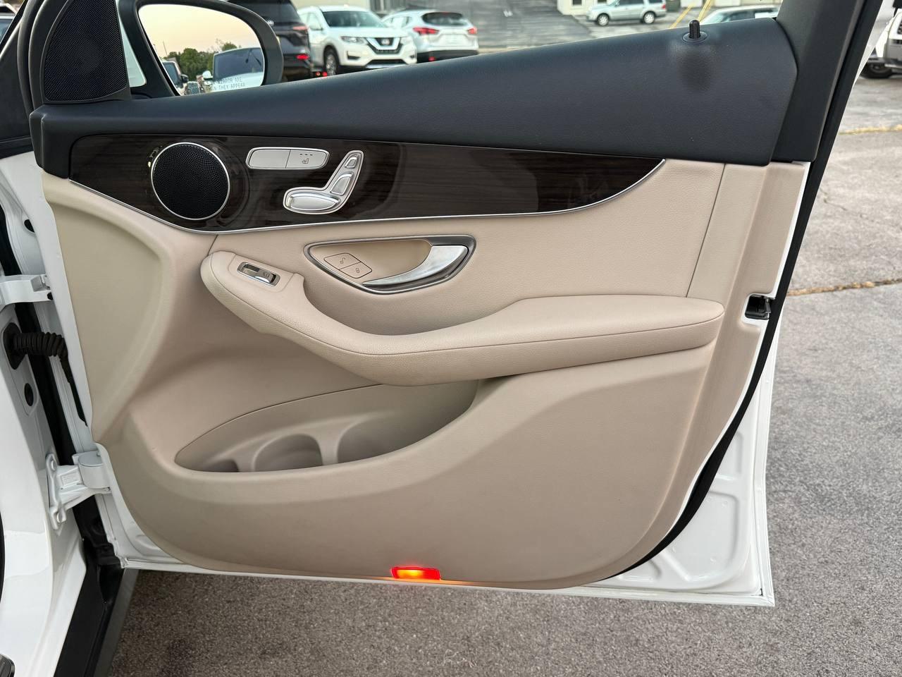 Mercedes-Benz GLC-Class GLC300 2016