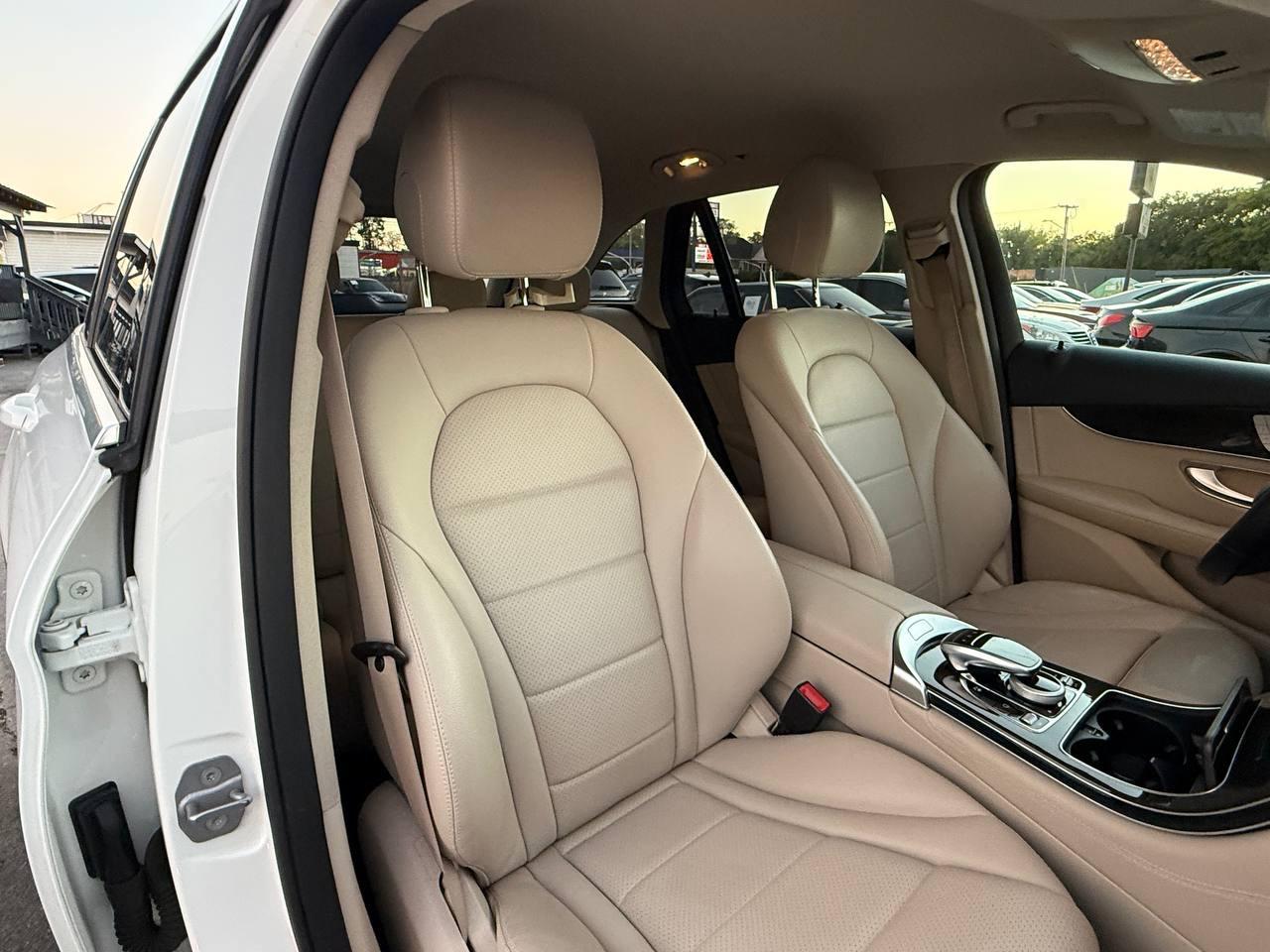Mercedes-Benz GLC-Class GLC300 2016