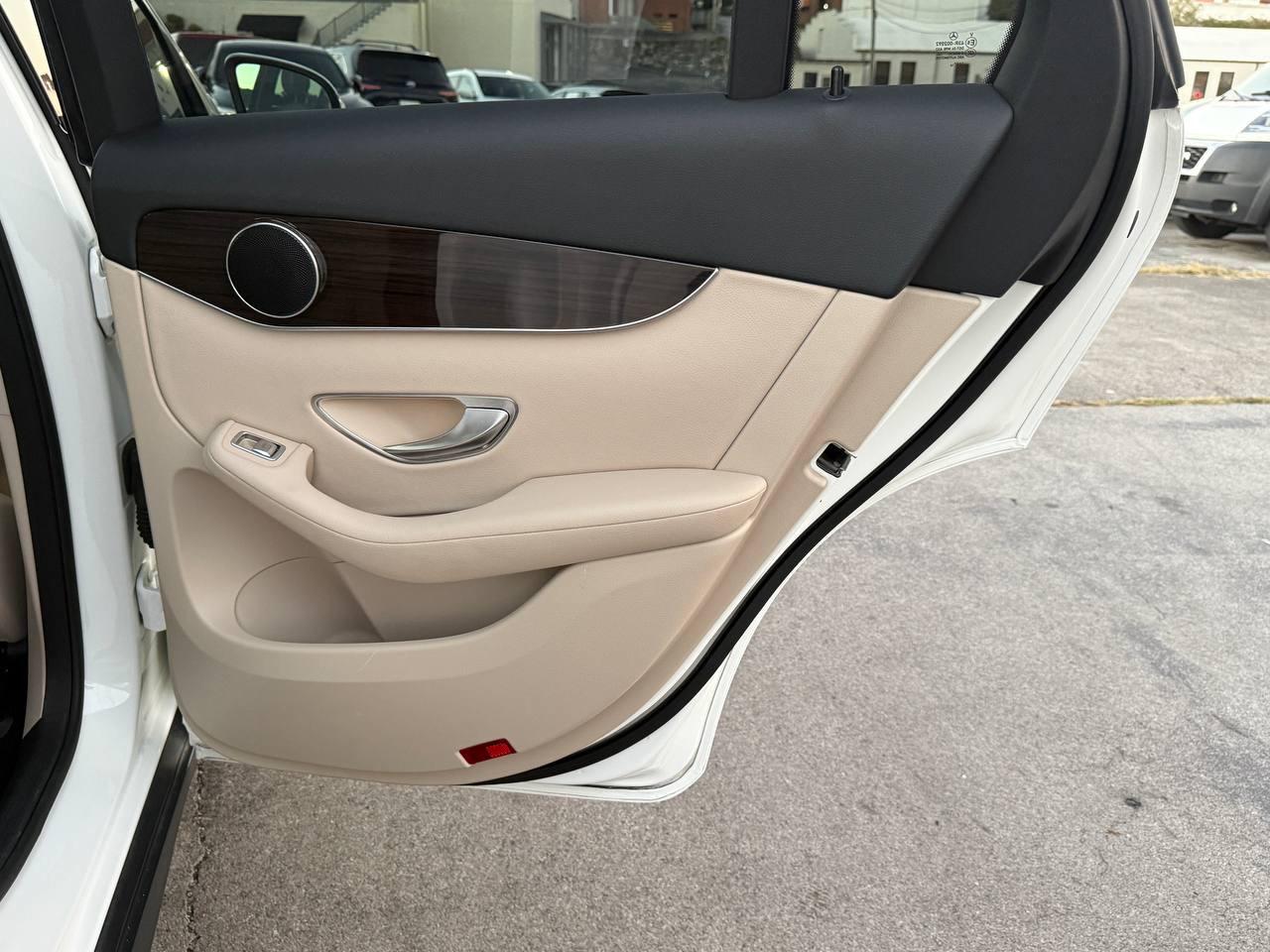 Mercedes-Benz GLC-Class GLC300 2016
