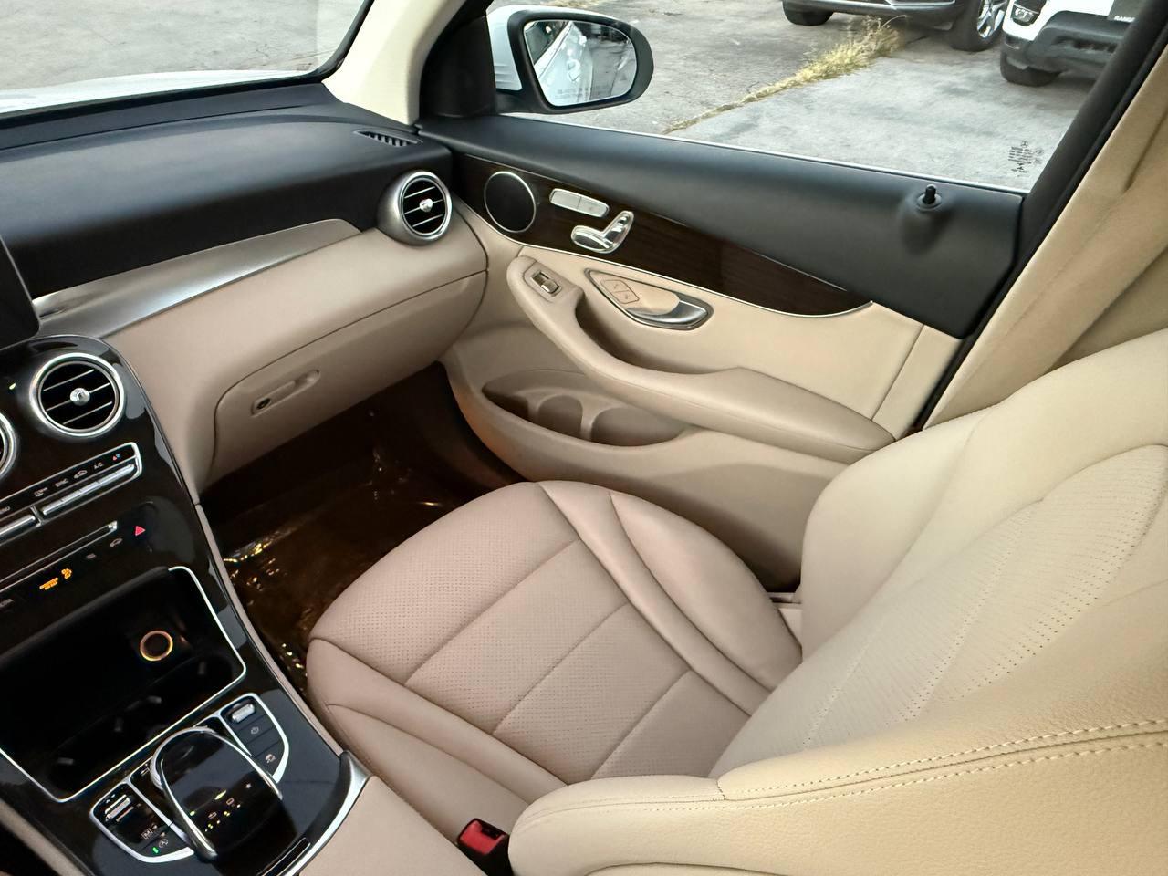 Mercedes-Benz GLC-Class GLC300 2016
