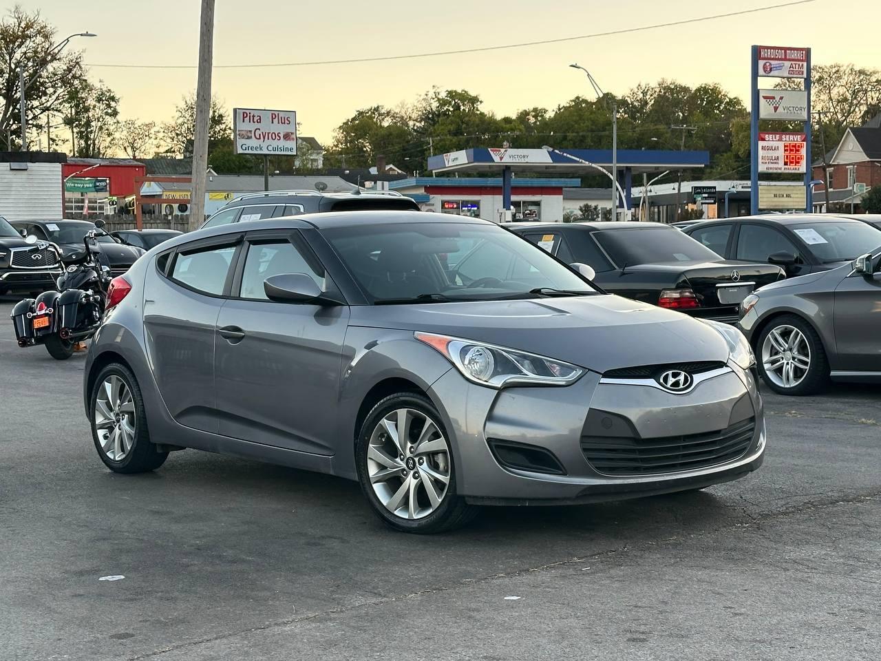 Hyundai Veloster Base 6AT 2016