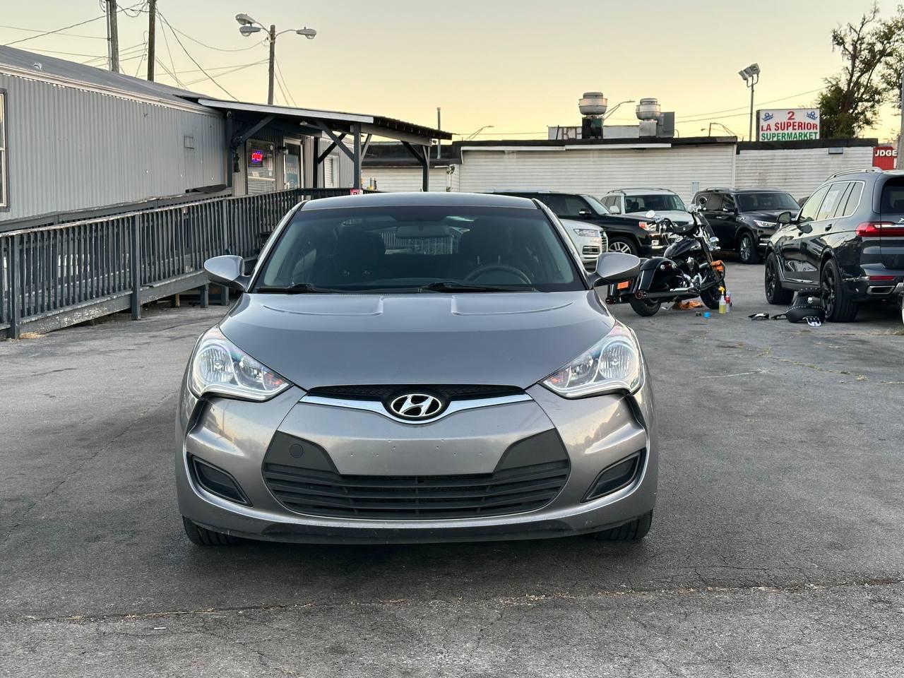 Hyundai Veloster Base 6AT 2016