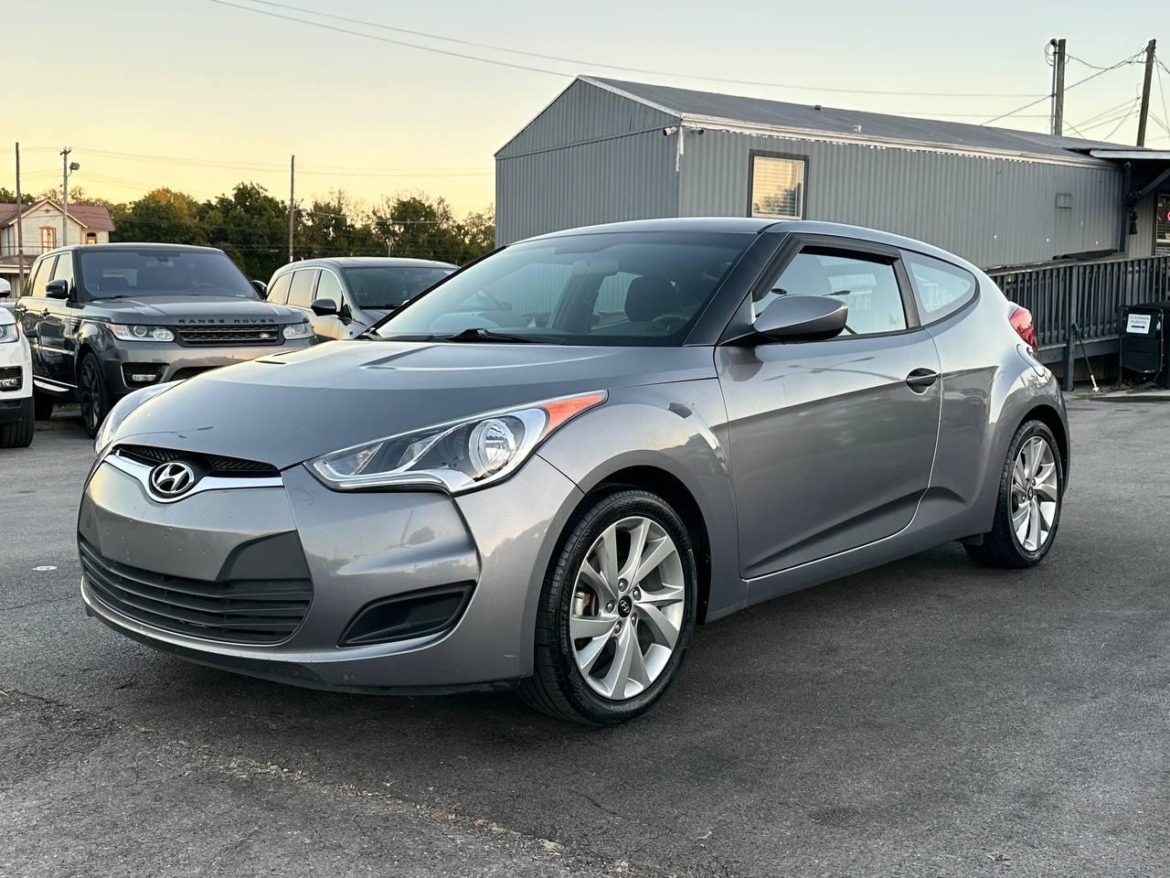Hyundai Veloster Base 6AT 2016