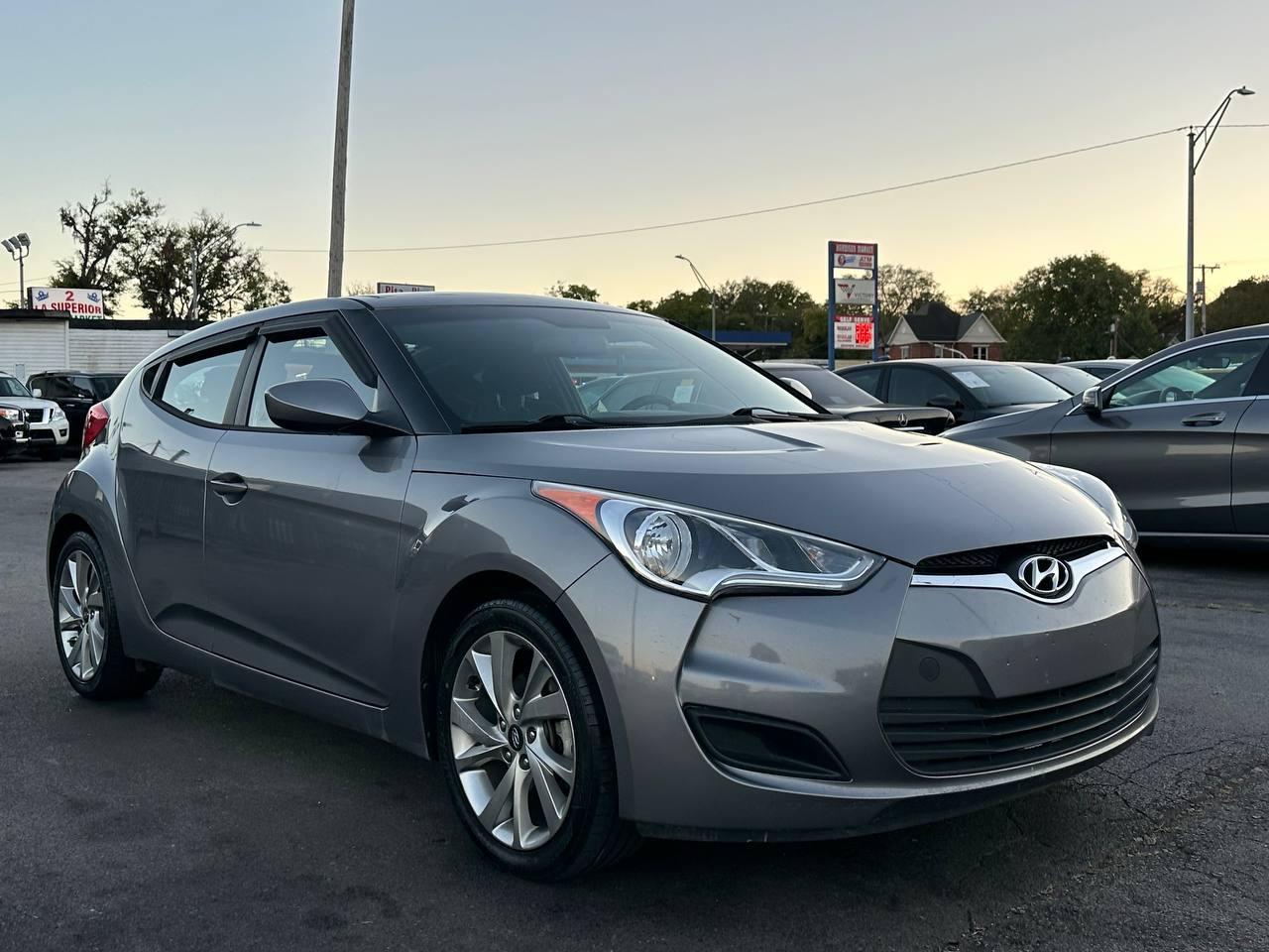 Hyundai Veloster Base 6AT 2016