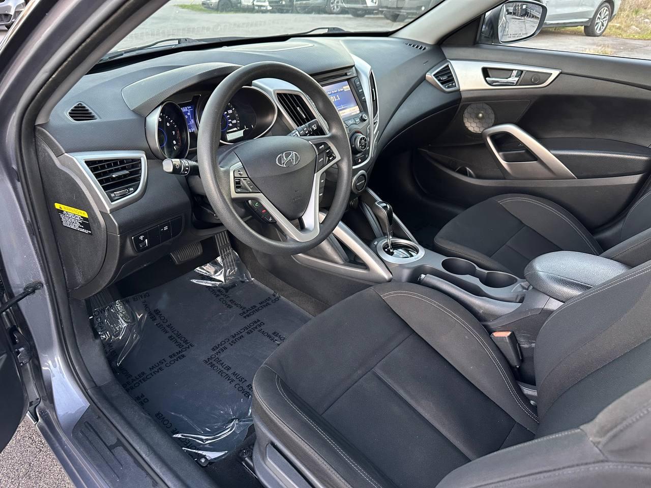 Hyundai Veloster Base 6AT 2016