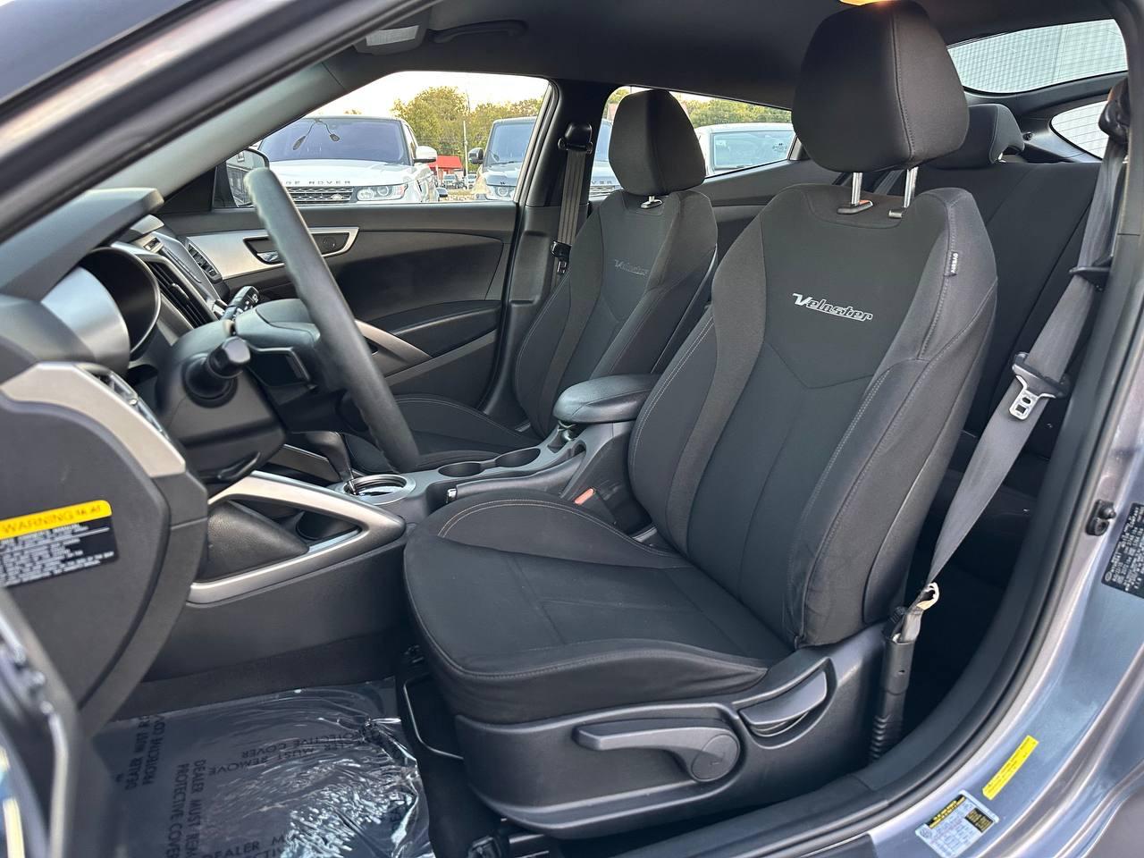 Hyundai Veloster Base 6AT 2016