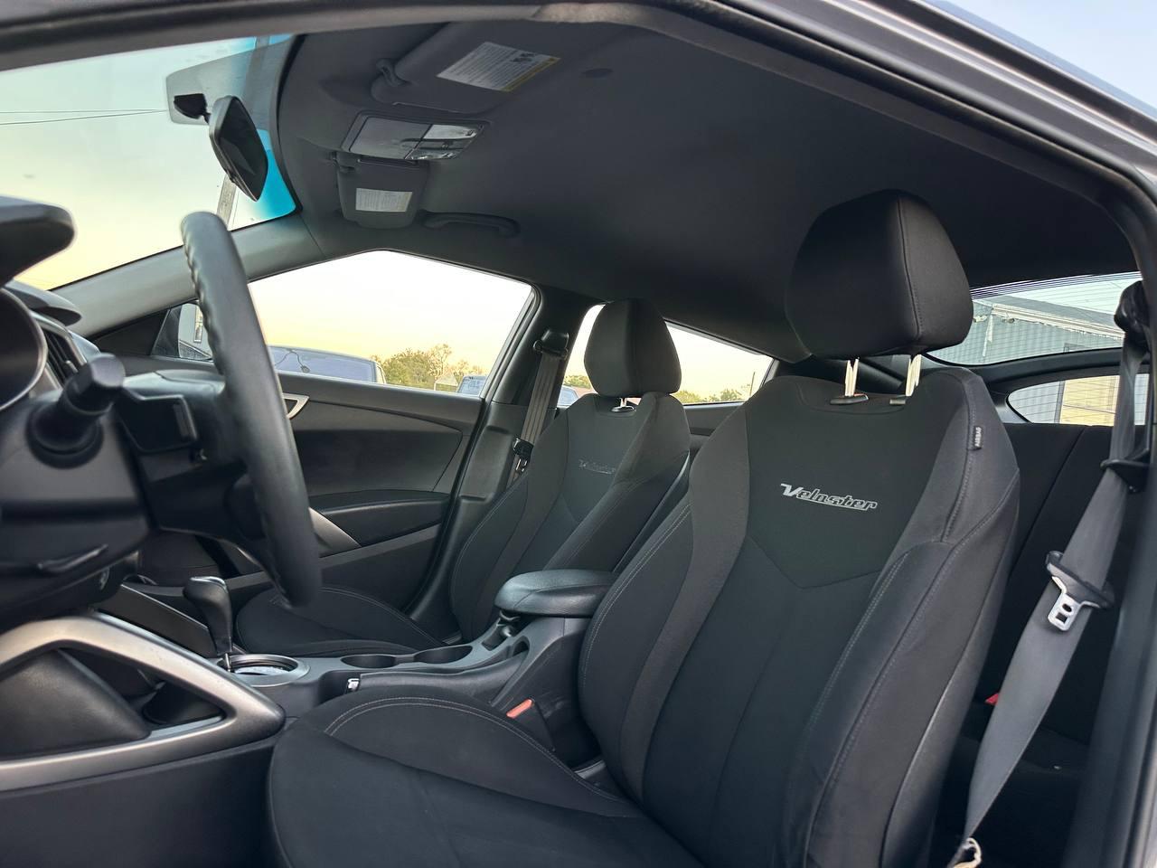 Hyundai Veloster Base 6AT 2016