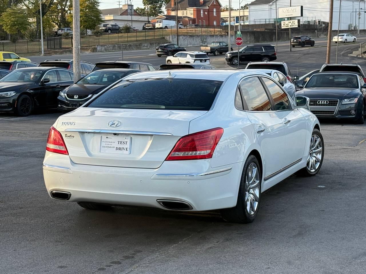 Hyundai Equus Signature 2013