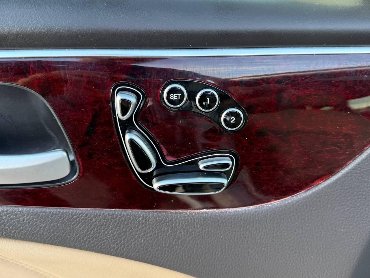Hyundai Equus Signature 2013
