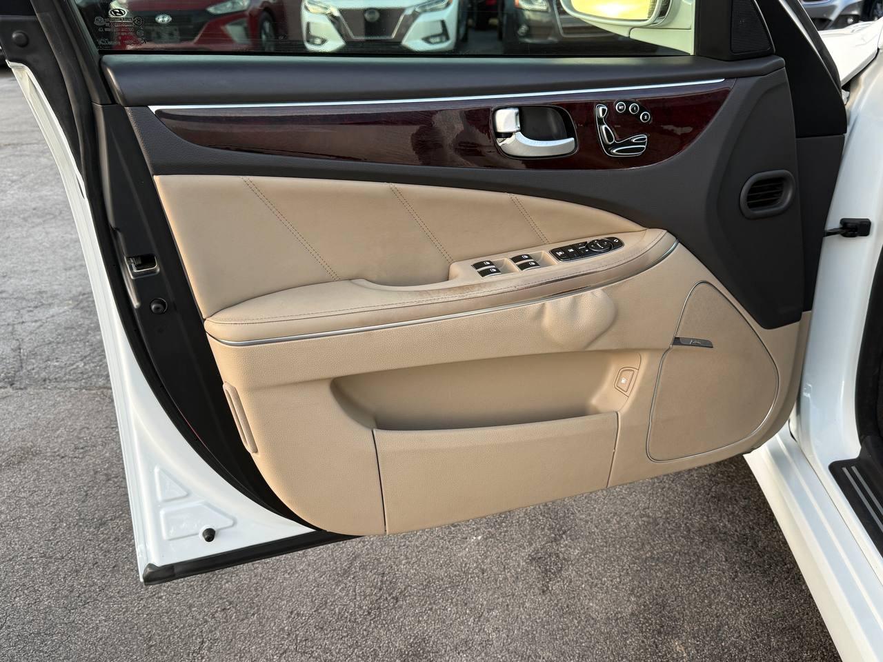 Hyundai Equus Signature 2013