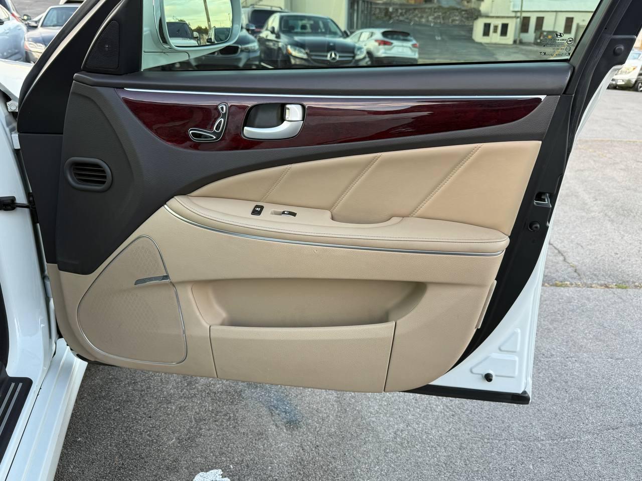 Hyundai Equus Signature 2013