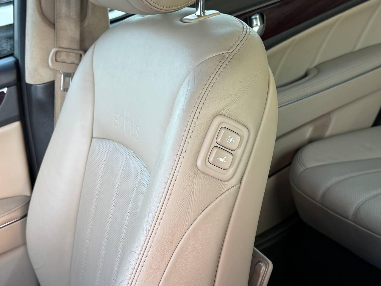 Hyundai Equus Signature 2013