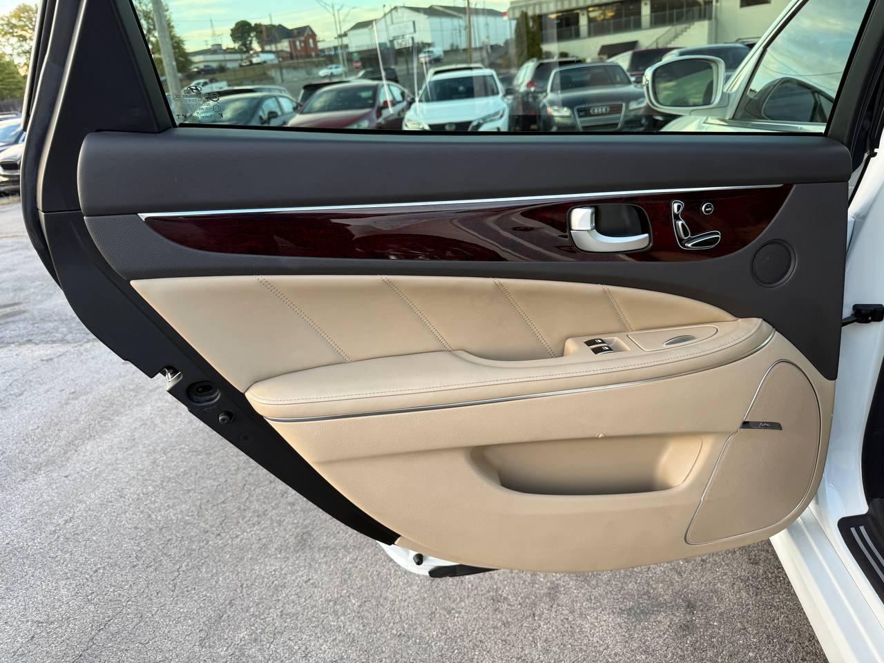 Hyundai Equus Signature 2013