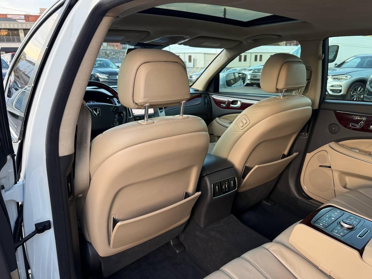 Hyundai Equus Signature 2013