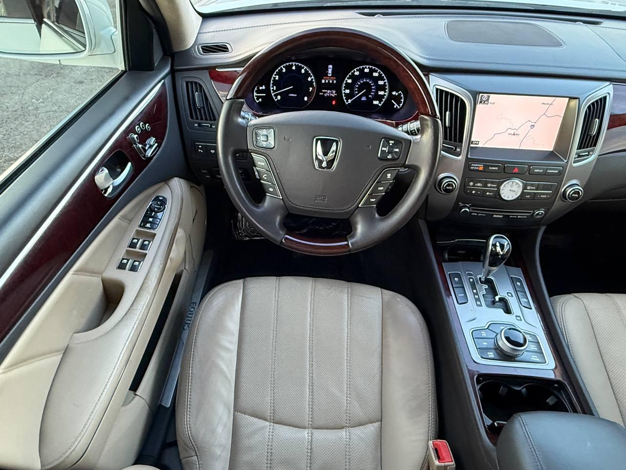 Hyundai Equus Signature 2013