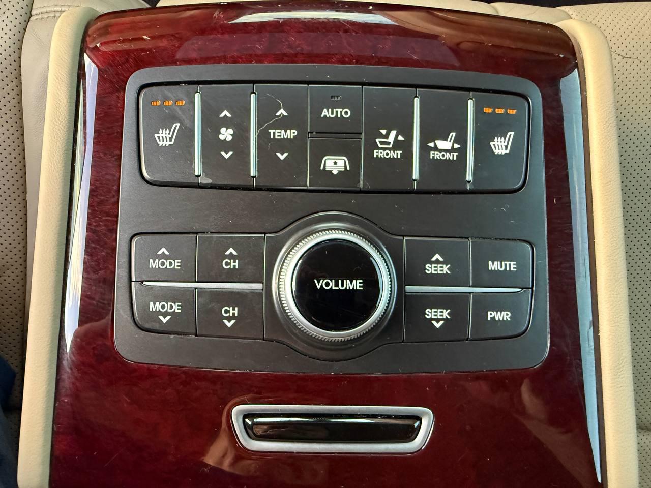Hyundai Equus Signature 2013