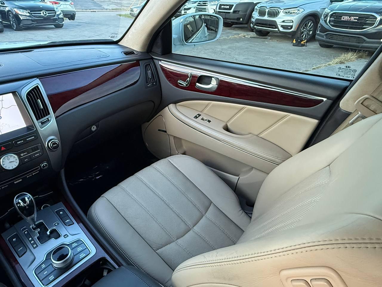 Hyundai Equus Signature 2013