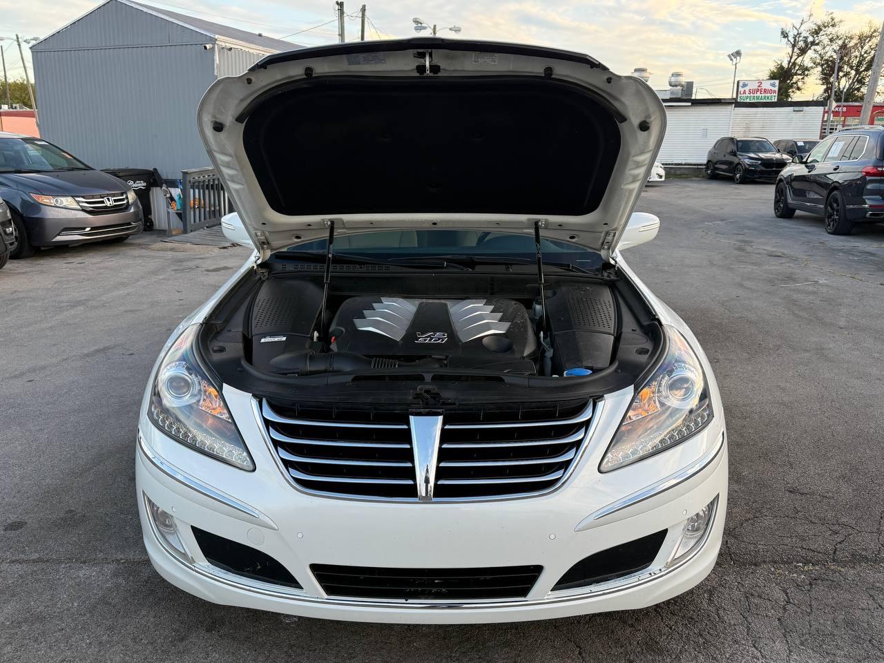 Hyundai Equus Signature 2013