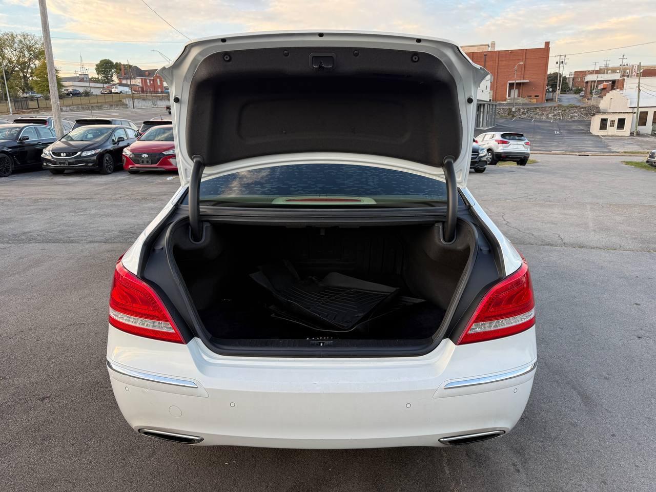 Hyundai Equus Signature 2013