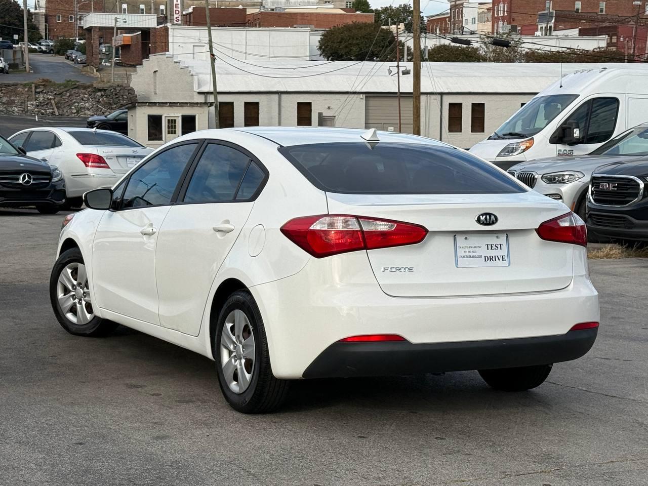 Kia Forte LX w/Popular Package 2016