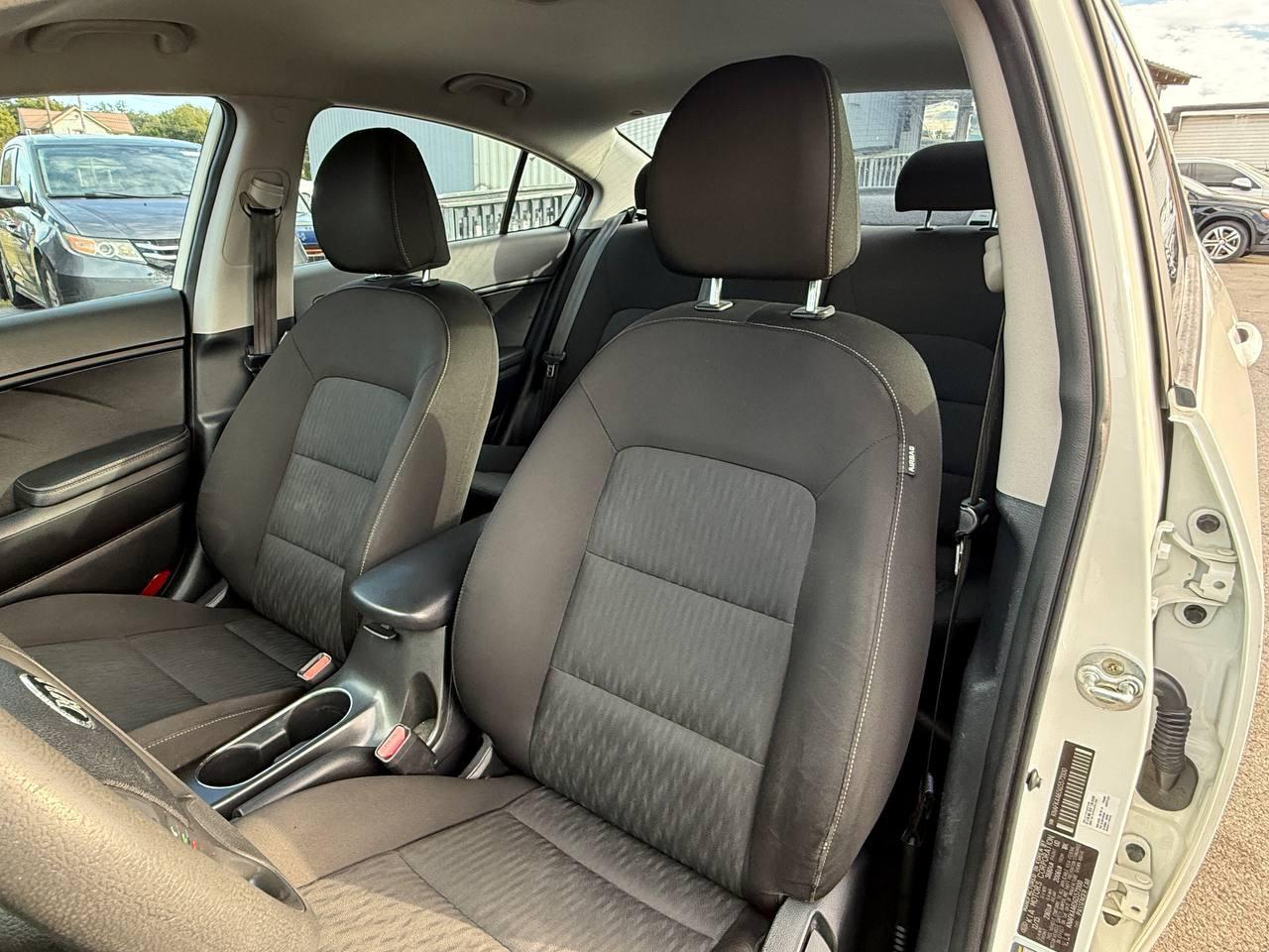 Kia Forte LX w/Popular Package 2016