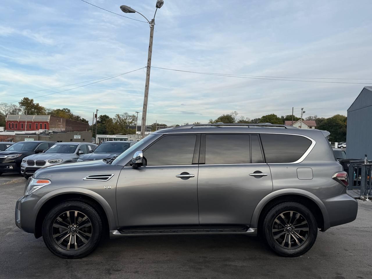 Nissan Armada Platinum AWD 2017